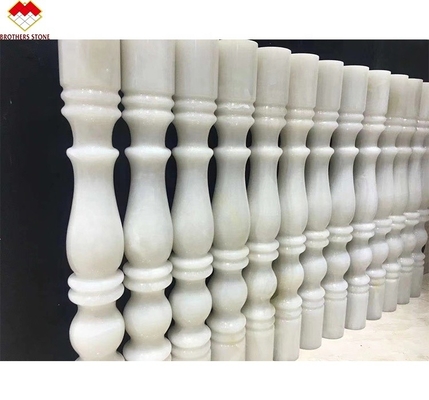 ขนาดมาตรฐานหรือตามต้องการ ขาว Onyx มาร์บอร์ Alabaster ระดับบันได Baluster สําหรับบ้านหรู