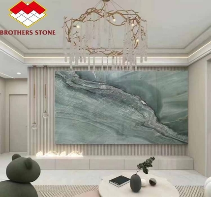 โต๊ะรับประทานอาหารโรงแรมที่ทันสมัยที่มีพื้นผิวมาร์บอร์สีเขียวเคลือบ และการออกแบบกราฟฟิกตามสั่ง