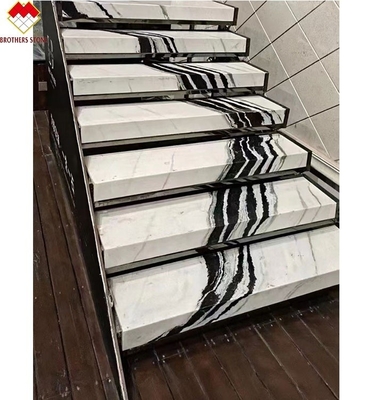 พานีลบันไดภายในห้องด้วย LED Panda ขาว marble treads และ risers สําหรับวิลล่าตรวจสอบ