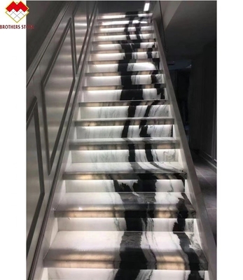 พานีลบันไดภายในห้องด้วย LED Panda ขาว marble treads และ risers สําหรับวิลล่าตรวจสอบ