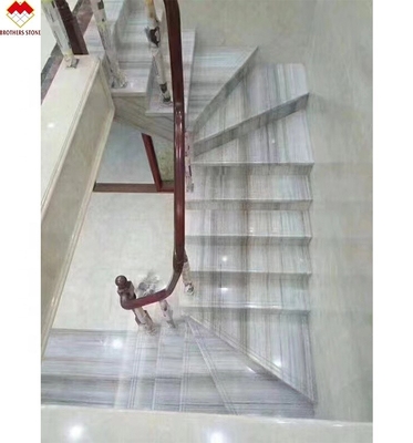 ระดองตรงจากหินขาวไม้ที่มีพื้นผิวการวาดและการออกแบบเทปต้านการลื่น