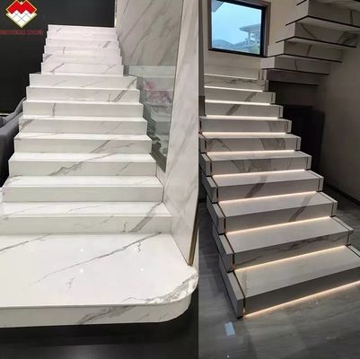 สีขาว สีดํา สีเทา ทองคํา Customized Polished Calacatta Marble Look กระเบื้องโปร์เซลน