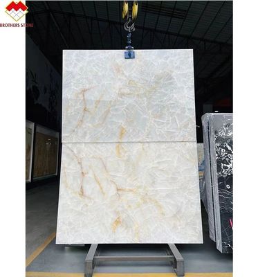 FOB แปลงน้ําแข็งโปร่งใส สีขาว Onyx มาร์บอร์ LED แบคไลท์ สล็อบสําหรับวิลล่า หลังผนัง