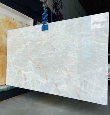 อายุน้ําแข็ง Onyx Quartzite Stone Wall Panel องค์ประกอบ Lavabo สําหรับคอนทับเกาะภายใน