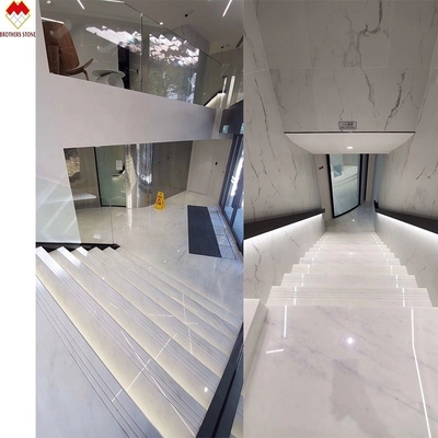 ขนาดที่กําหนดเอง ภายในแบบยุโรป สีขาว เนื้อหินตึกขีดขวางและขั้นขึ้น