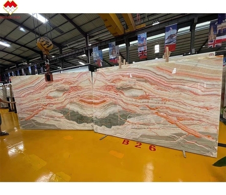 การแข่งขัน Onyx Stone Veneer Book Match สีสัน Onyx Flooring Tile หลังแสงสายรุ้ง