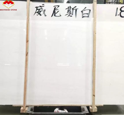 กระเบื้องหินมาร์บอร์ขาวอิตาลีที่เคลือบได้ ราคาดีที่สุด หินมาร์บอร์ขาวเวเนเซีย ขนาดที่กําหนดเองสําหรับการออกแบบพื้น