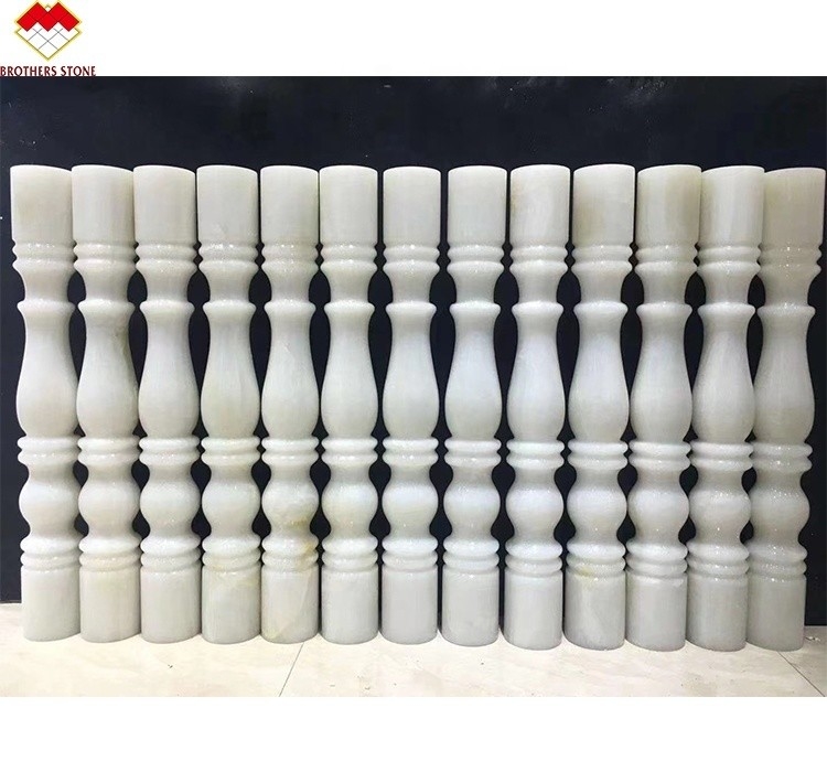 ขนาดมาตรฐานหรือตามต้องการ ขาว Onyx มาร์บอร์ Alabaster ระดับบันได Baluster สําหรับบ้านหรู