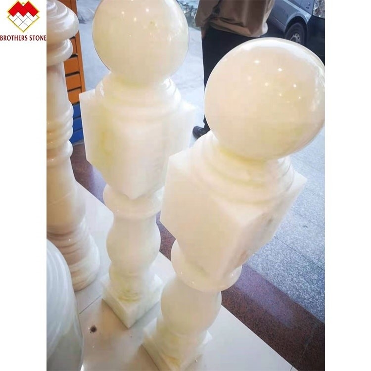 สีขาว Onyx มาร์บอร์หินแกรนิต รางการ์ด แฮนเดริล Balauster Balustrade สําหรับบันไดในอพาร์ทเมนต์